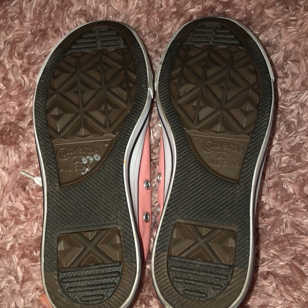 Pink Converse - Picture 3 of 4